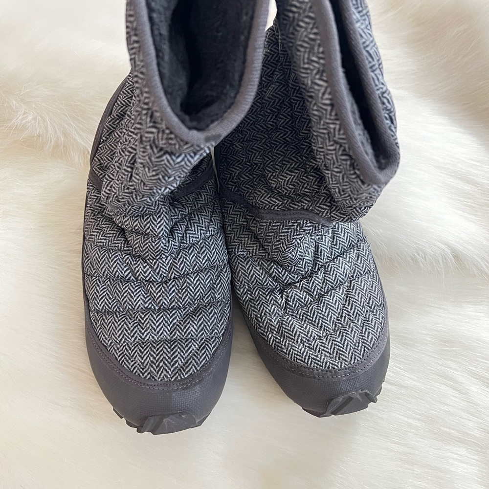 The north face puffer quilted boot - Picture 3 of 6